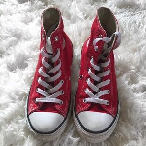 Kids size 3 converse